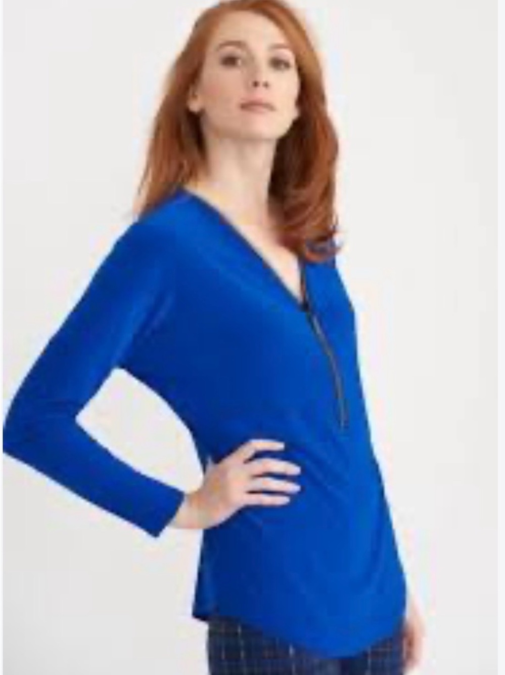 Frank Lyman Design V-Neck Long Sleeve Top in Royal Blue with Zip